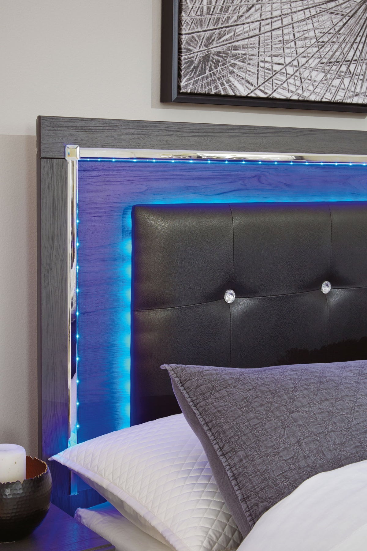 Lodanna - Upholstered Panel Headboard - R&R Furniture Gallery (Fountain Valley, CA)