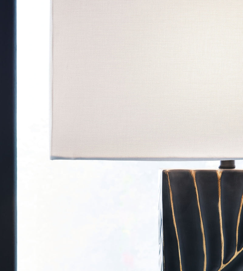 Bartlen - Poly Table Lamp - Black / Gold Finish - R&R Furniture Gallery (Fountain Valley, CA)