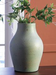 Baychester - Vase - R&R Furniture Gallery (Fountain Valley, CA)