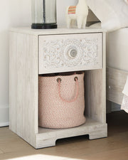 Paxberry - One Drawer Night Stand - Whitewash - R&R Furniture Gallery (Fountain Valley, CA)
