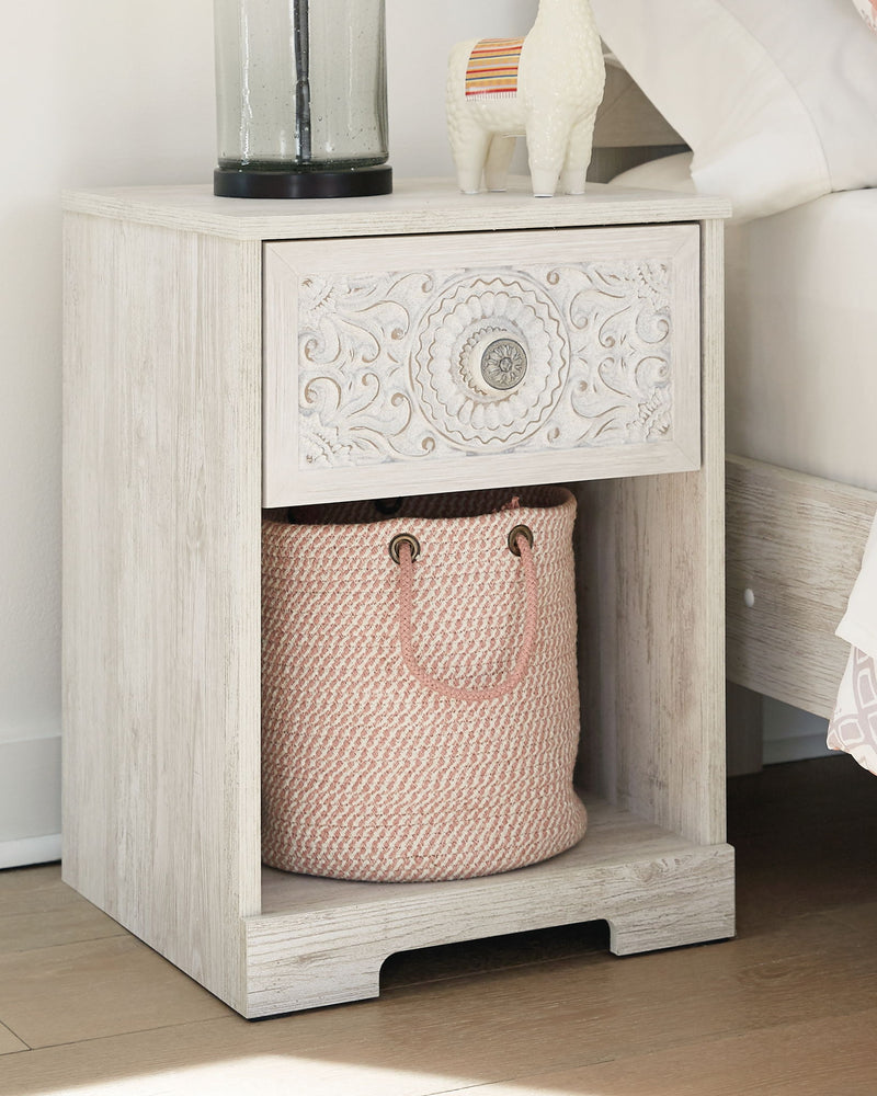 Paxberry - One Drawer Night Stand - Whitewash - R&R Furniture Gallery (Fountain Valley, CA)