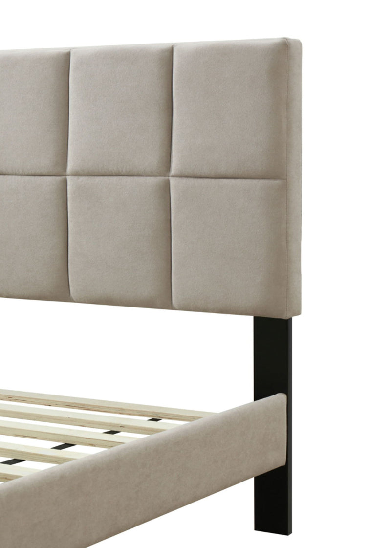 Full Sized Squares Bed With USB - R&R Furniture Gallery (Fountain Valley, CA)