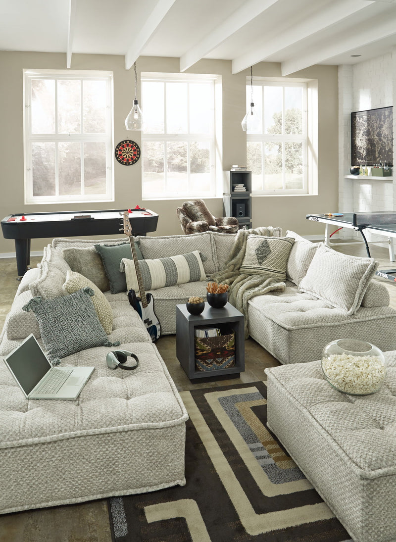Bales - Accent Chair - R&R Furniture Gallery (Fountain Valley, CA)
