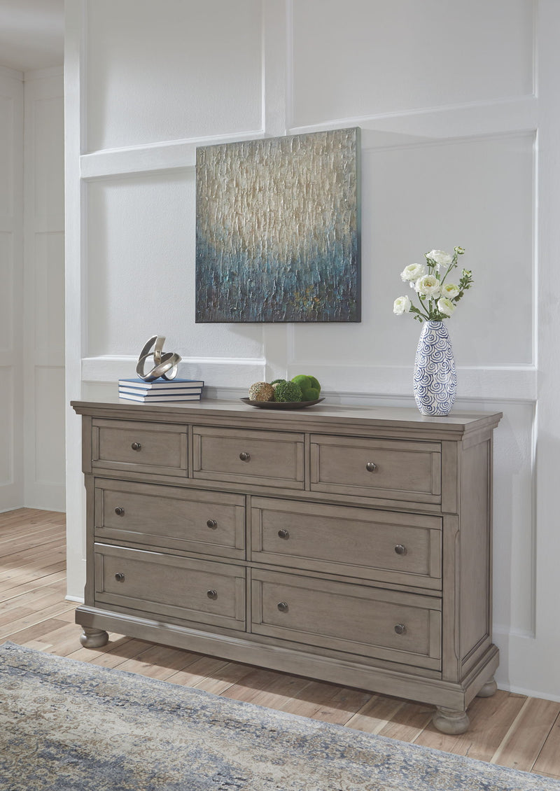 Lettner - Dresser, Mirror - R&R Furniture Gallery (Fountain Valley, CA)