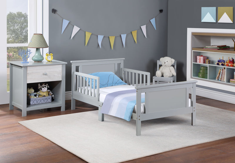 Connelly - Reversible Panel Toddler Bed - R&R Furniture Gallery (Fountain Valley, CA)