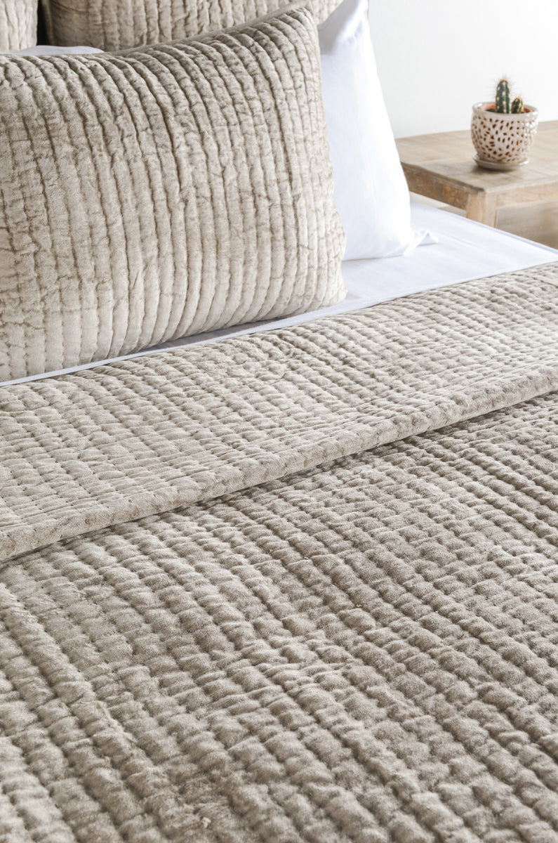 Bari - Velvet Quilt - R&R Furniture Gallery (Fountain Valley, CA)