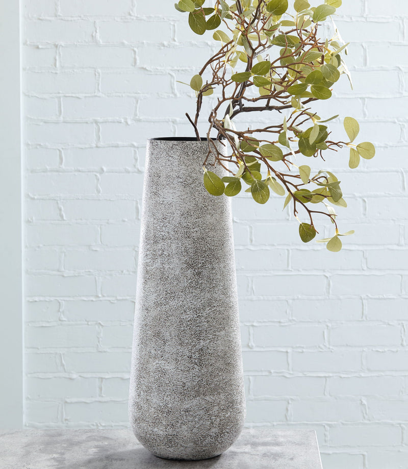 Fynn - Vase - R&R Furniture Gallery (Fountain Valley, CA)
