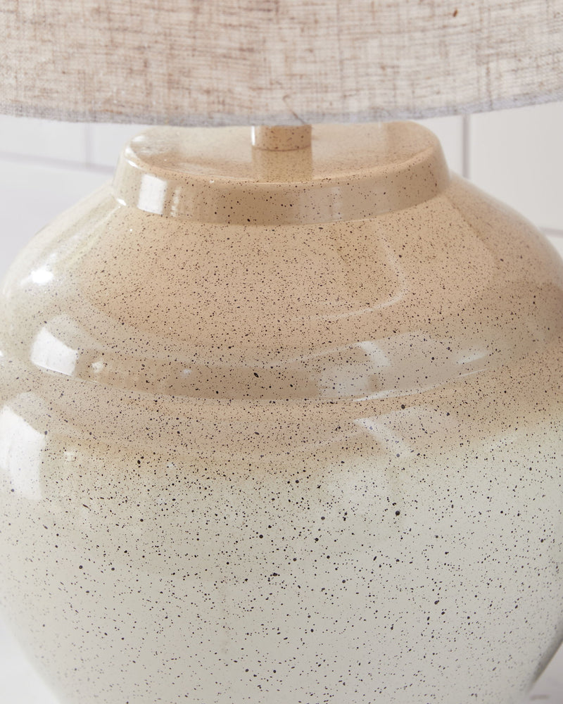 Waldish - Metal Table Lamp - Cream / Beige - R&R Furniture Gallery (Fountain Valley, CA)