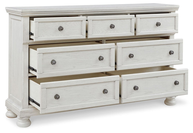 Robbinsdale Signature Design by Ashley 6-piece sleigh bed bedroom set with matching furniture in a classic finish