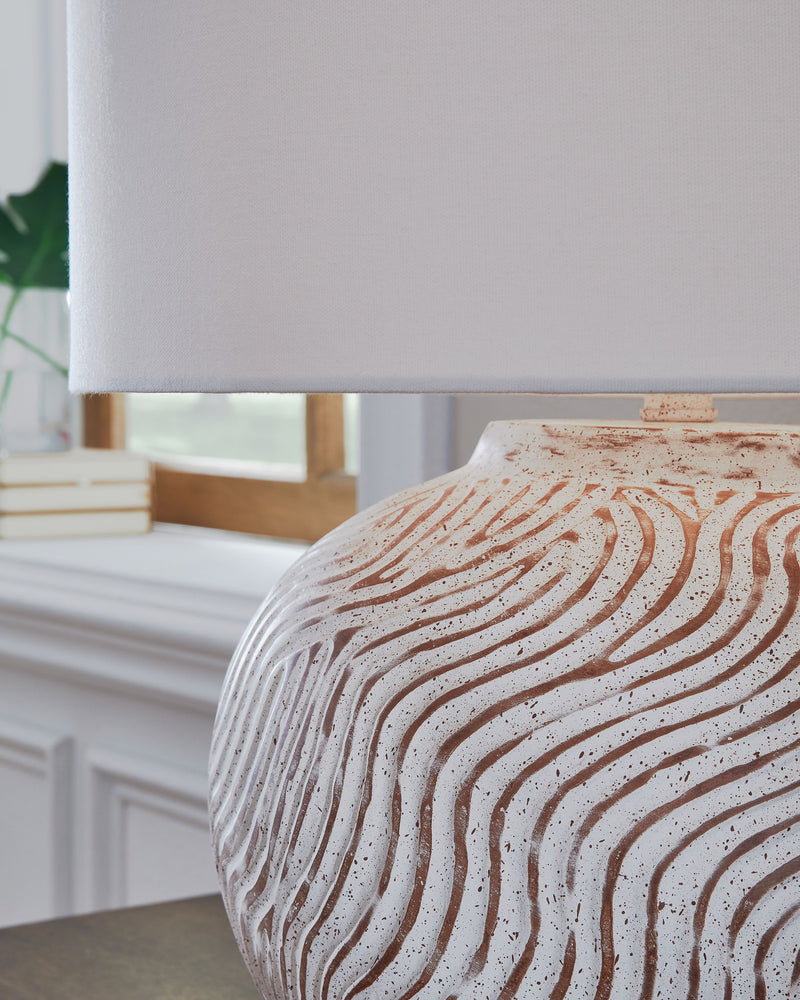 Vien - Terracotta Table Lamp - Distressed White - R&R Furniture Gallery (Fountain Valley, CA)