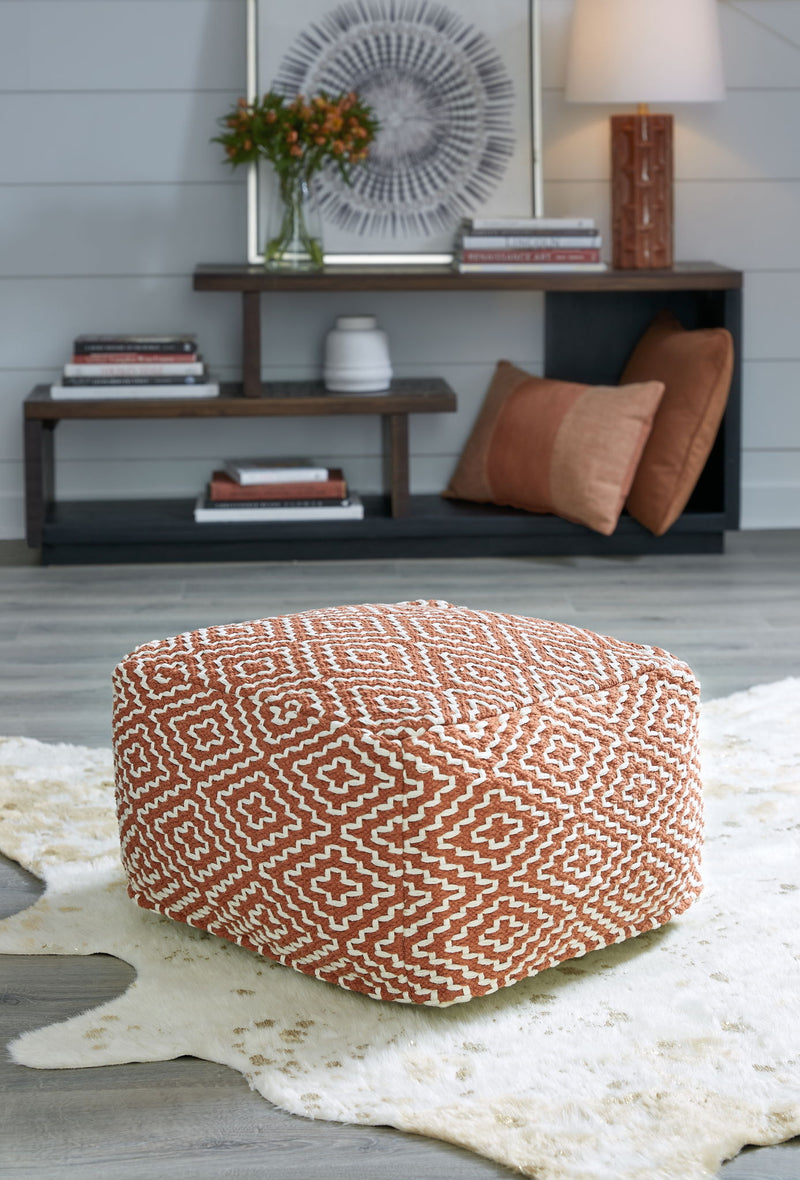 Brynnsen - Pouf - R&R Furniture Gallery (Fountain Valley, CA)