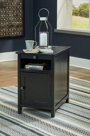 Treytown - Chair Side End Table - R&R Furniture Gallery (Fountain Valley, CA)