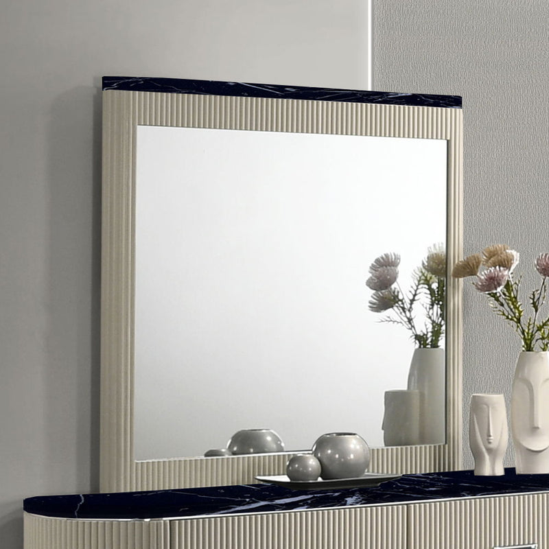Travonte - Mirror - Gray / Beige - R&R Furniture Gallery (Fountain Valley, CA)