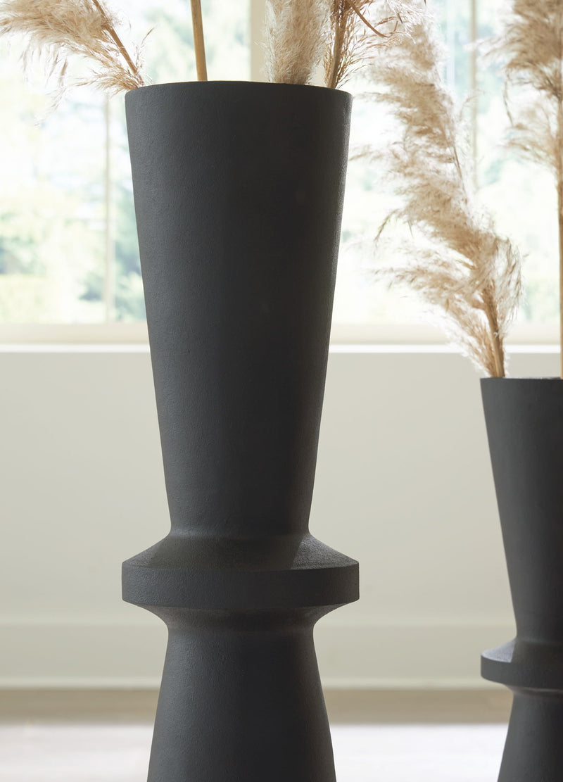 Collisten - Vase - R&R Furniture Gallery (Fountain Valley, CA)