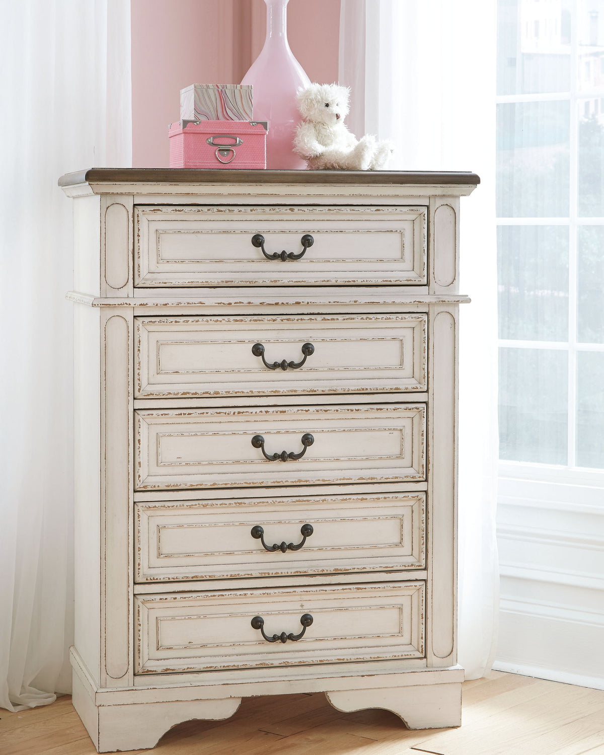 Realyn - Chest - Chipped White - R&R Furniture Gallery (Fountain Valley, CA)