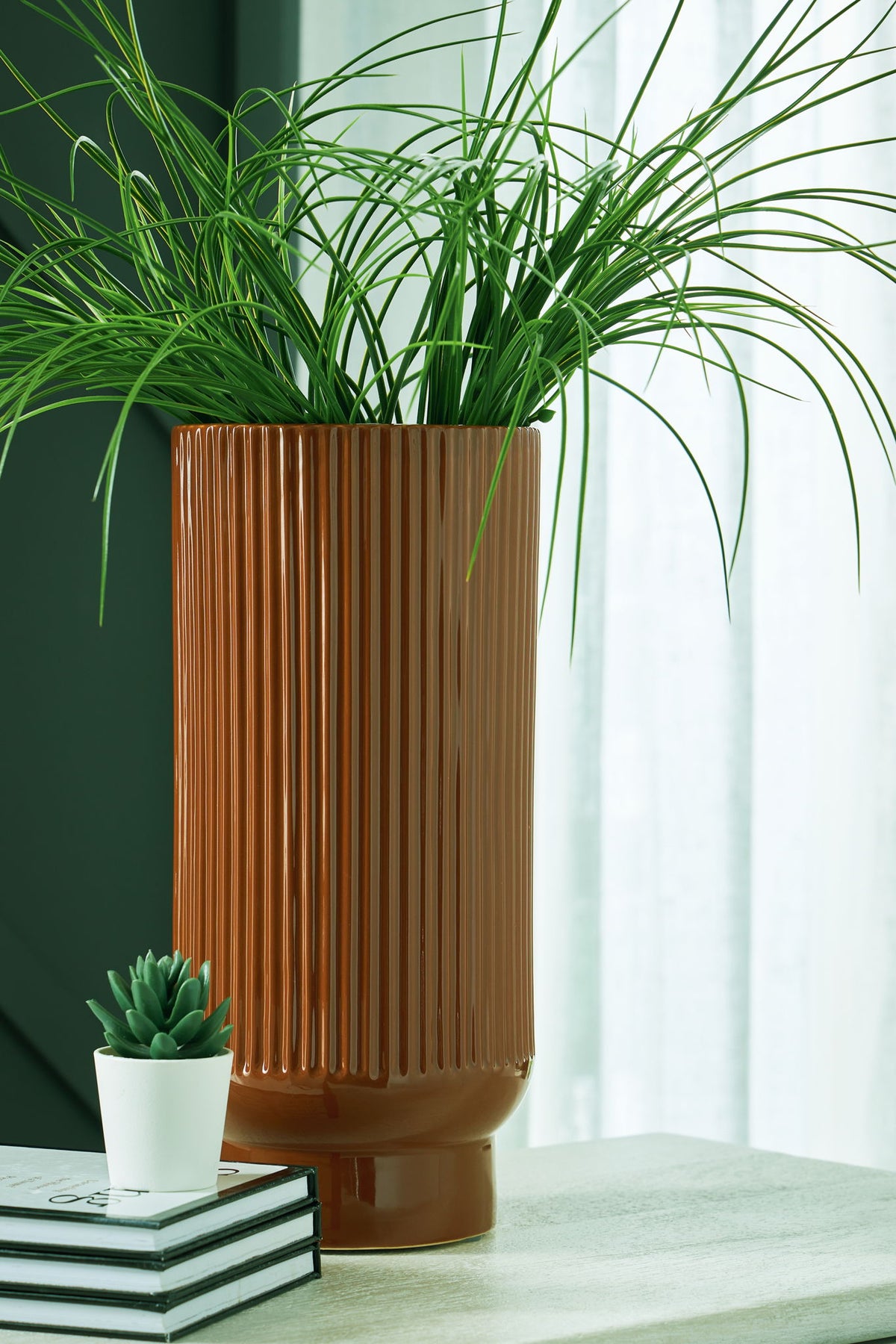 Avalyah - Large Vase - R&R Furniture Gallery (Fountain Valley, CA)