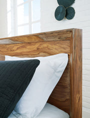 Dressonni - Panel Bed - R&R Furniture Gallery (Fountain Valley, CA)