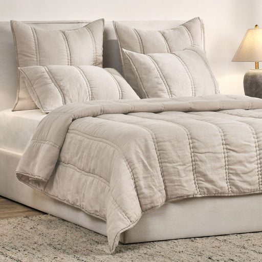Rowen - Quilt - R&R Furniture Gallery (Fountain Valley, CA)