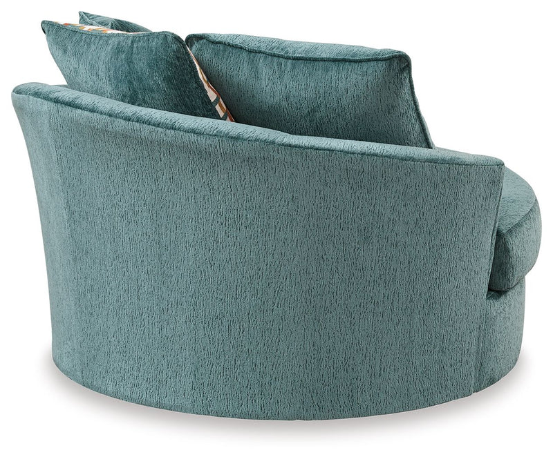 Laylabrook - Oversized Swivel Accent Chair - R&R Furniture Gallery (Fountain Valley, CA)