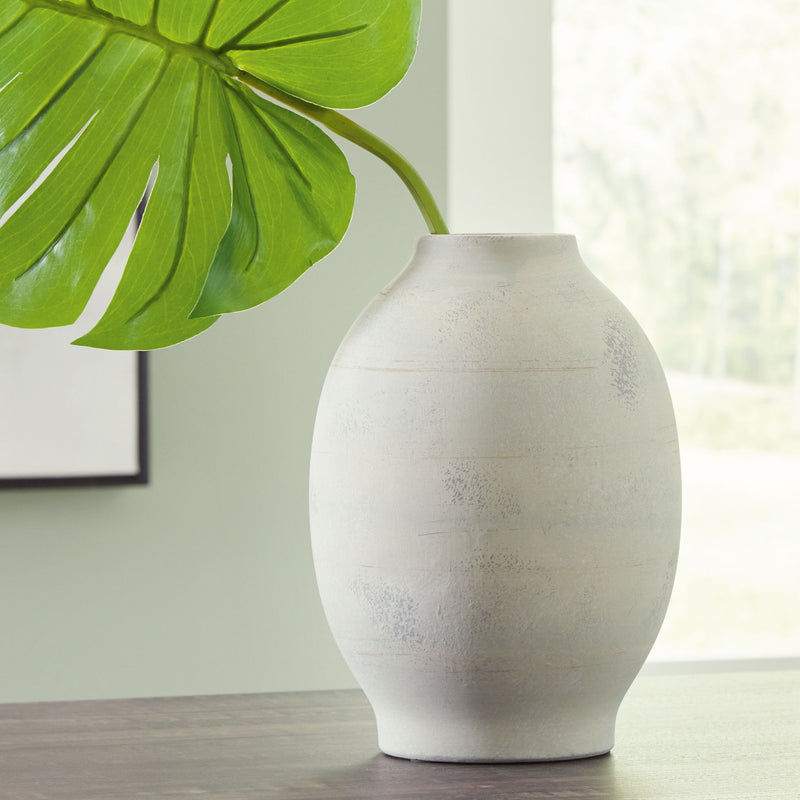 Clayson - Vase - R&R Furniture Gallery (Fountain Valley, CA)
