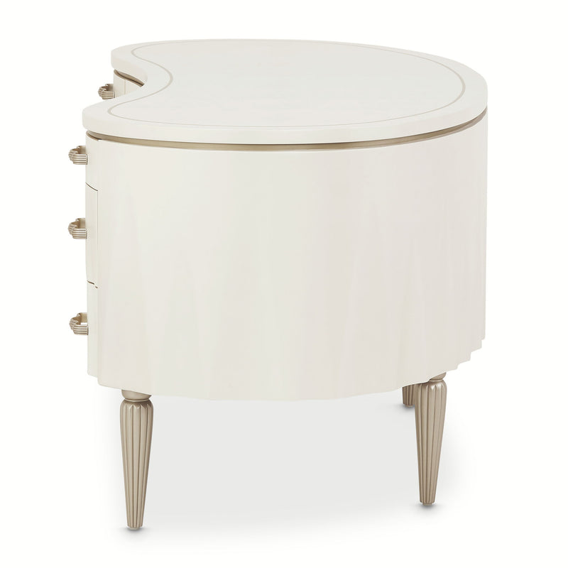 London Place - Desk - Creamy Pearl - R&R Furniture Gallery (Fountain Valley, CA)