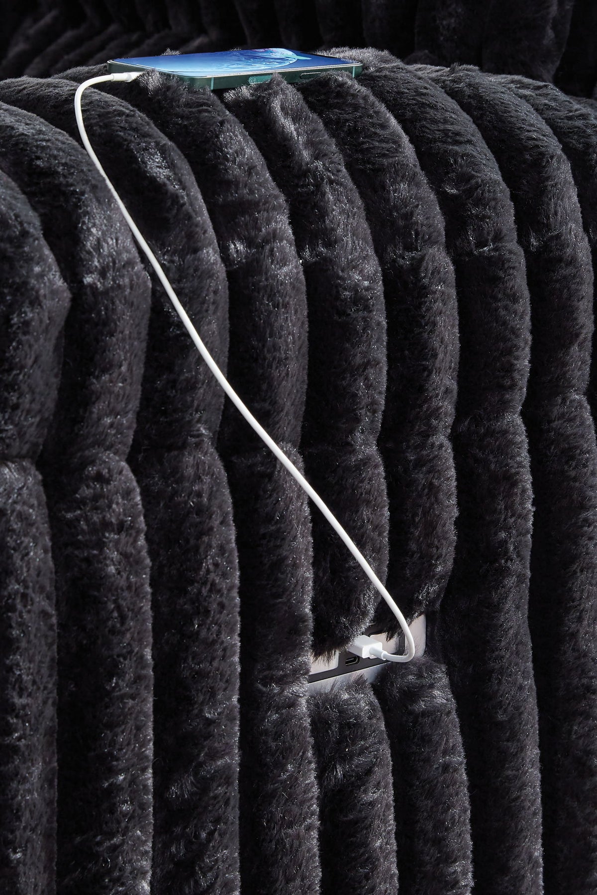 Rhine Falls - Zero Wall Power Recliner - Onyx - R&R Furniture Gallery (Fountain Valley, CA)
