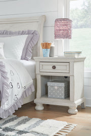 Robbinsdale - One Drawer Night Stand - Antique White - R&R Furniture Gallery (Fountain Valley, CA)
