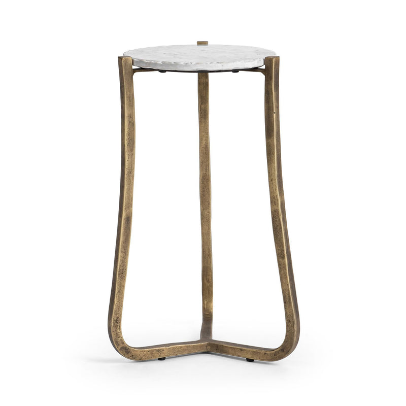 Emilia - Round Table