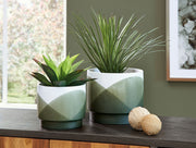 Ardenridge - Planter Set (Set of 2) - Green / White - R&R Furniture Gallery (Fountain Valley, CA)