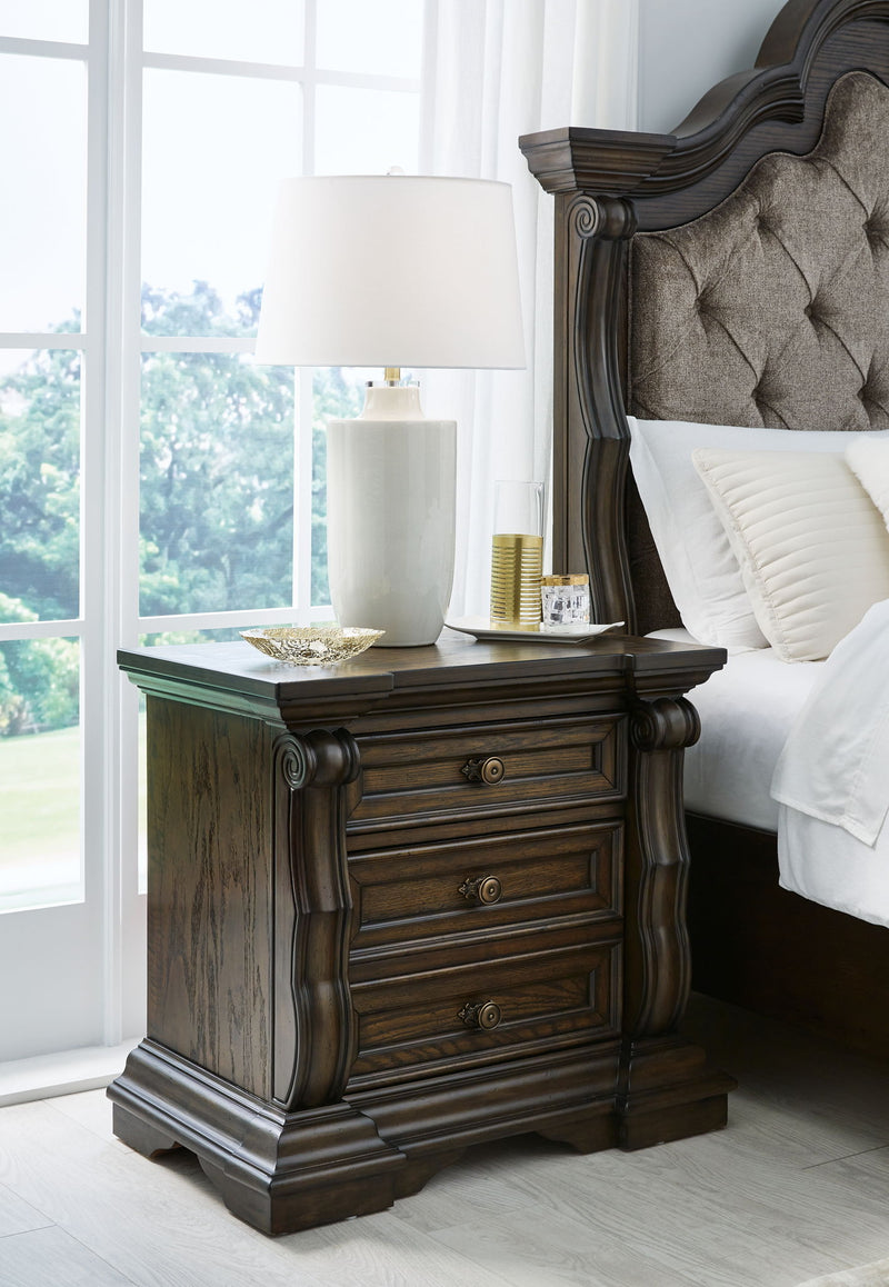 Maylee - Three Drawer Night Stand - Dark Brown - R&R Furniture Gallery (Fountain Valley, CA)