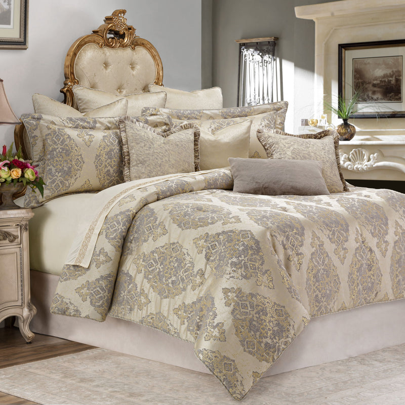Bennett - 10-Piece King Comforter Set - Champagne - R&R Furniture Gallery (Fountain Valley, CA)