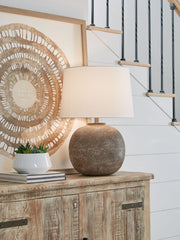 Neavesboro - Metal Table Lamp - Antique Brown / White - R&R Furniture Gallery (Fountain Valley, CA)