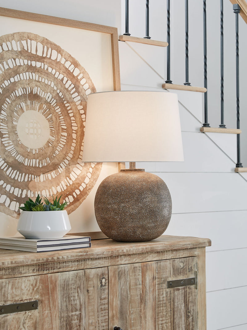 Neavesboro - Metal Table Lamp - Antique Brown / White - R&R Furniture Gallery (Fountain Valley, CA)