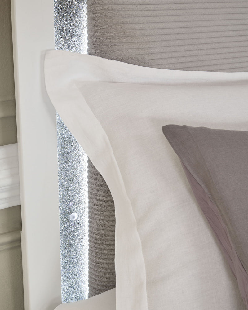 Maeling - King Upholstered Panel Bed - White - R&R Furniture Gallery (Fountain Valley, CA)