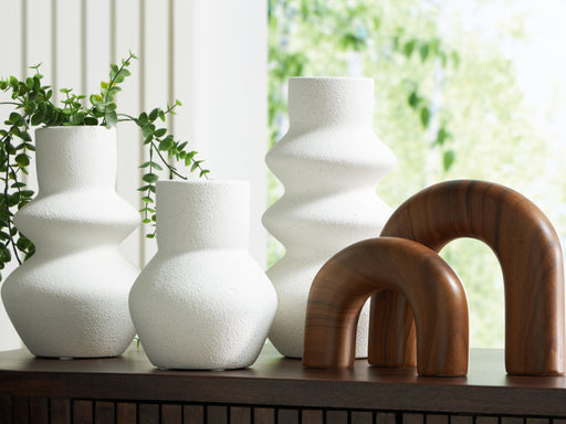 Carterworth - Accessory Set (Set of 5) - White / Brown - R&R Furniture Gallery (Fountain Valley, CA)