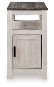 Fendenmore - Chair Side End Table - R&R Furniture Gallery (Fountain Valley, CA)