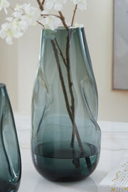 Beamund - Vase - 13" - R&R Furniture Gallery (Fountain Valley, CA)