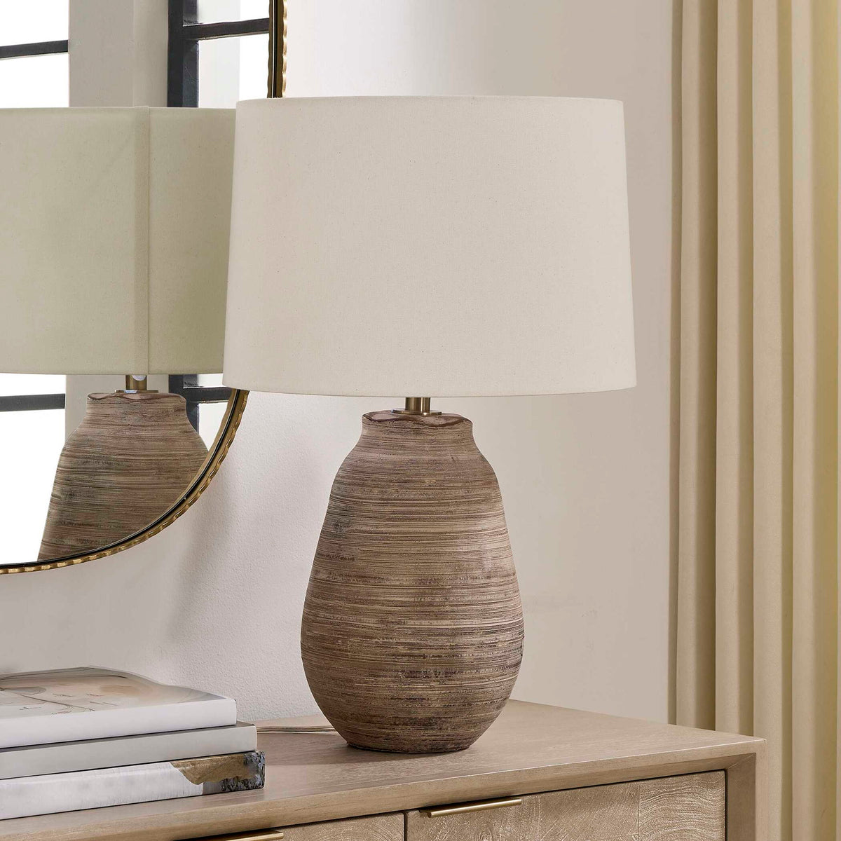 Tonachio - Etched Urn Table Lamp - Brown