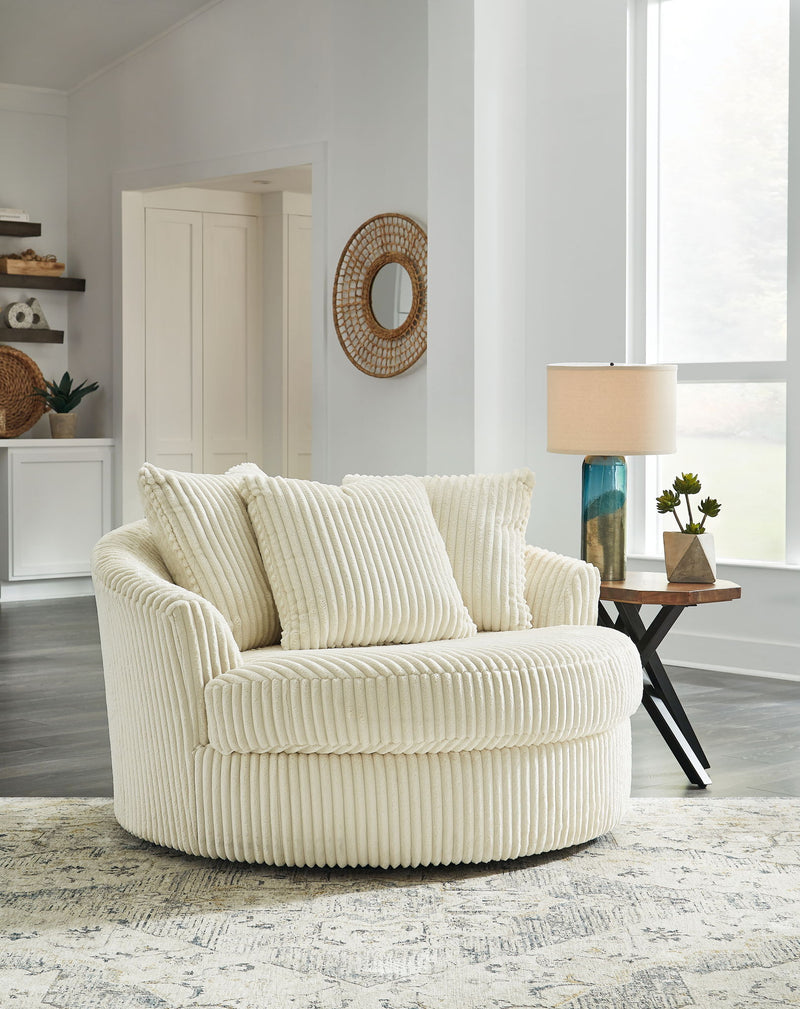Lindyn - Oversized Swivel Accent Chair - R&R Furniture Gallery (Fountain Valley, CA)