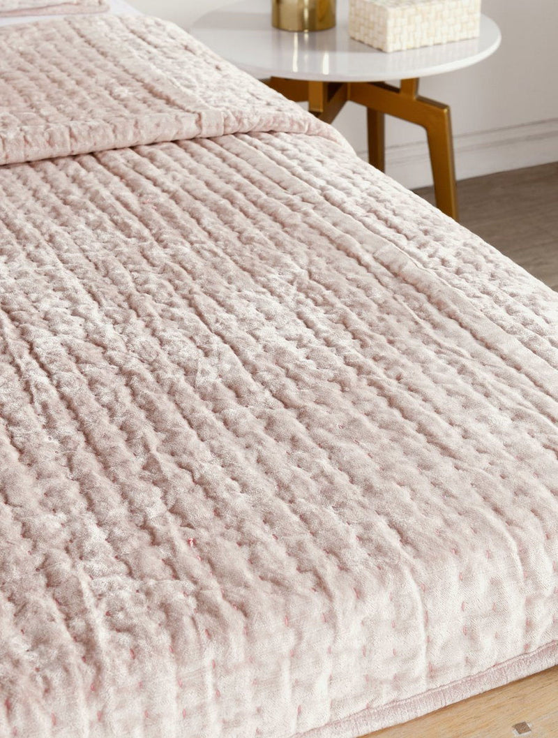Bari - Velvet Quilt Set - R&R Furniture Gallery (Fountain Valley, CA)
