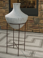 Estonbank - Vase - R&R Furniture Gallery (Fountain Valley, CA)