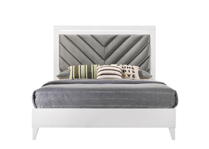 Chelsie - Bed - R&R Furniture Gallery (Fountain Valley, CA)