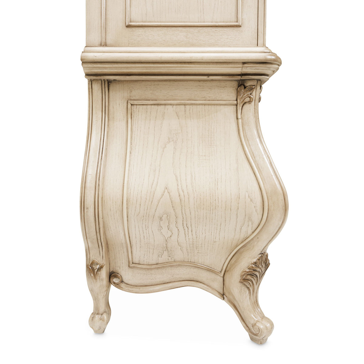 Platine de Royale - 6-Drawer Chest - Champagne - R&R Furniture Gallery (Fountain Valley, CA)