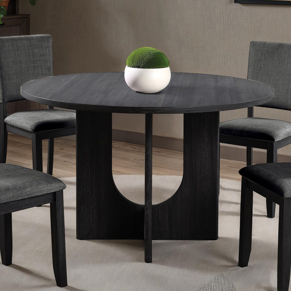 Oberto - Round Dining Table
