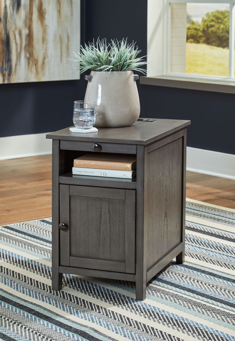 Treytown - Chair Side End Table - R&R Furniture Gallery (Fountain Valley, CA)