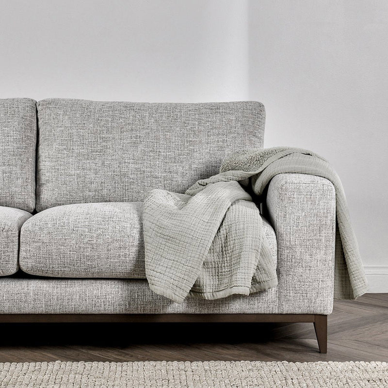 Throws - TC Cardiff Throw - R&R Furniture Gallery (Fountain Valley, CA)