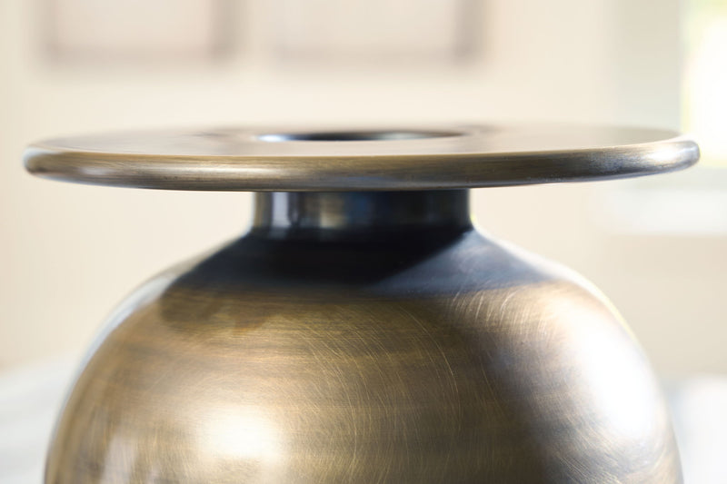 Fedorleigh - Vase - R&R Furniture Gallery (Fountain Valley, CA)