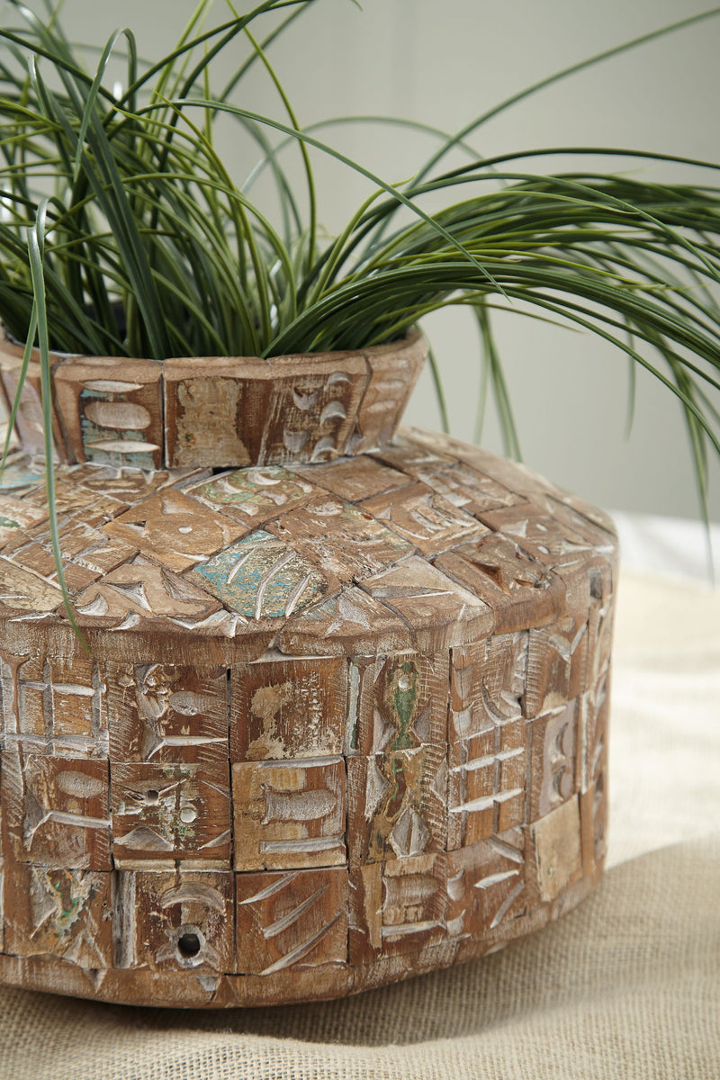 Meltland - Vase - Square - Natural / Black - R&R Furniture Gallery (Fountain Valley, CA)