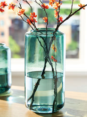 Inisland - Vase - R&R Furniture Gallery (Fountain Valley, CA)