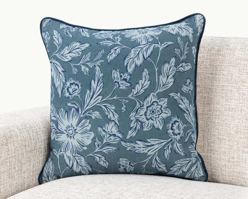 Novel Estate - NV Davenport Pillow - R&R Furniture Gallery (Fountain Valley, CA)